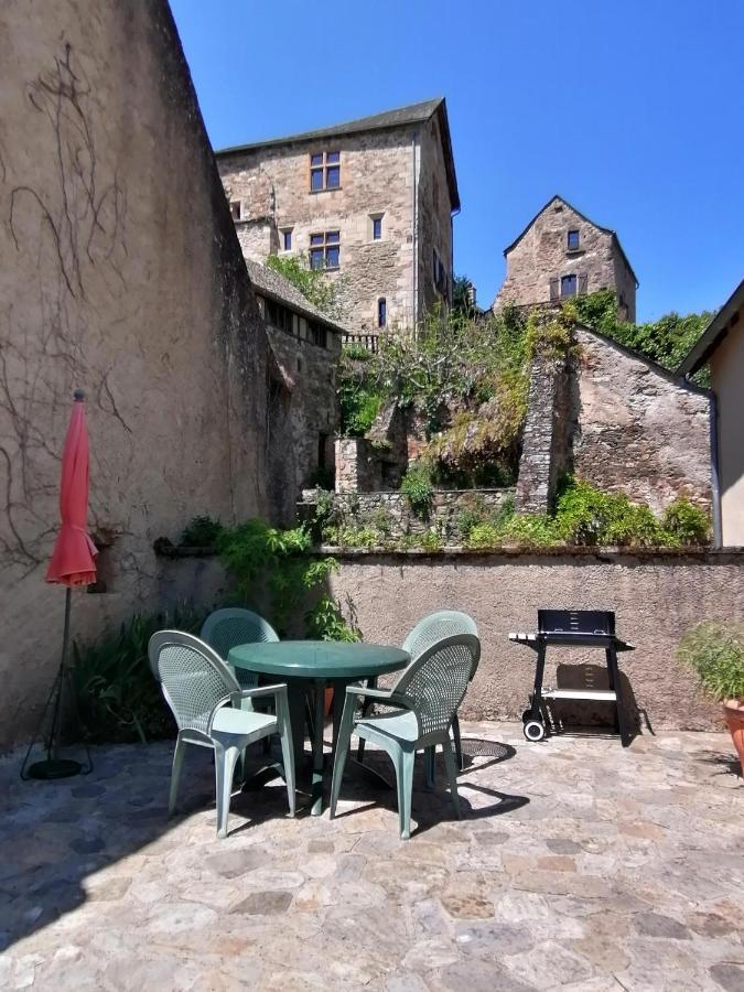 Villa 11 rue basse Najac Extérieur photo