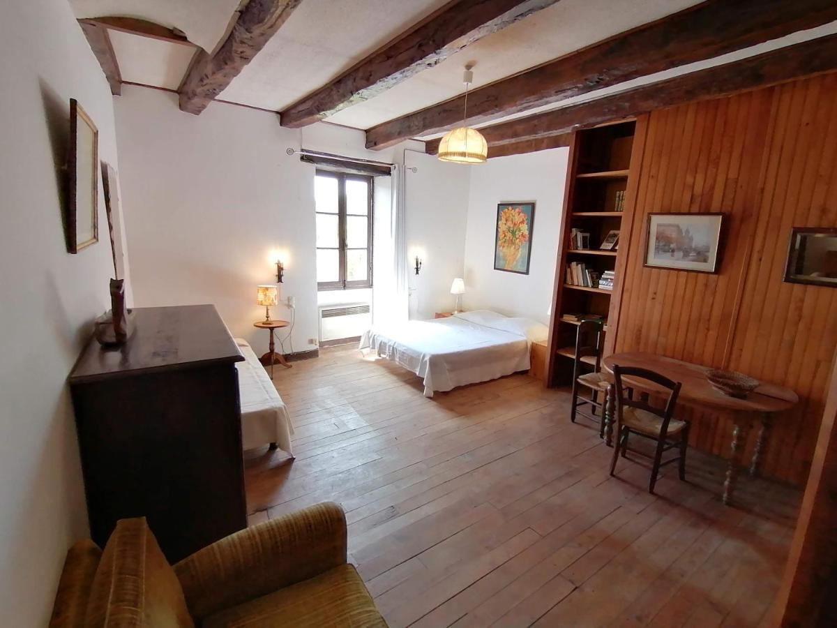 Villa 11 rue basse Najac Extérieur photo