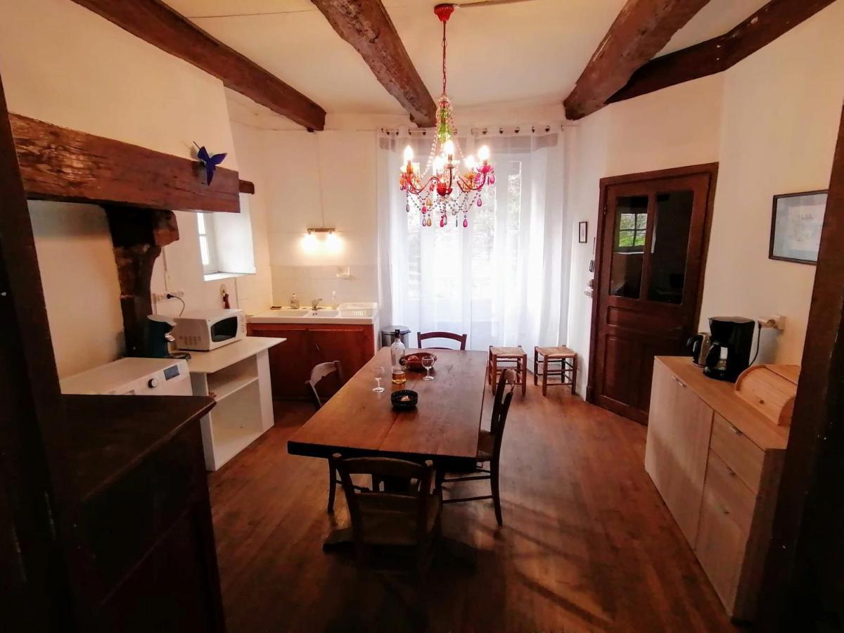 Villa 11 rue basse Najac Extérieur photo